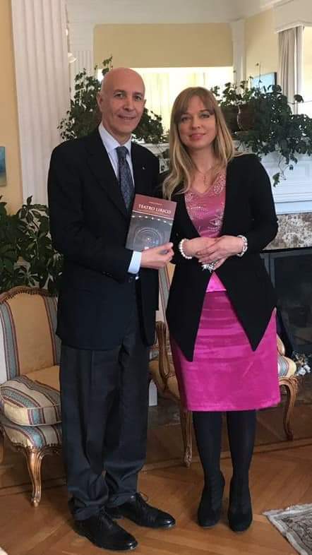 Anticipata nell' Ambasciata d' Italia in Bolivia nel 2019 la presentazione ufficiale in Italia del libro di Maria Ratkova, socia onoraria di "Tota Pulchra", che avverrà appena consentito dall'attuale emergenza Covid.