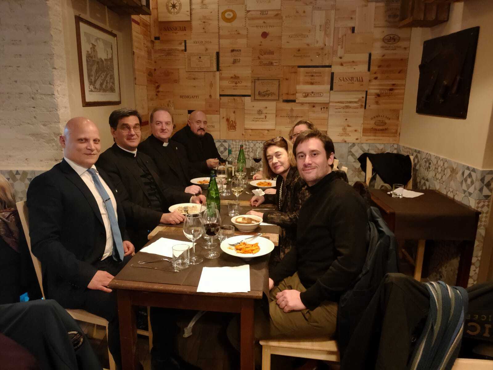 Al "Vin santo" di Via Germanico, successo della cena sociale di "Tota Pulchra", con soci, amici, simpatizzanti