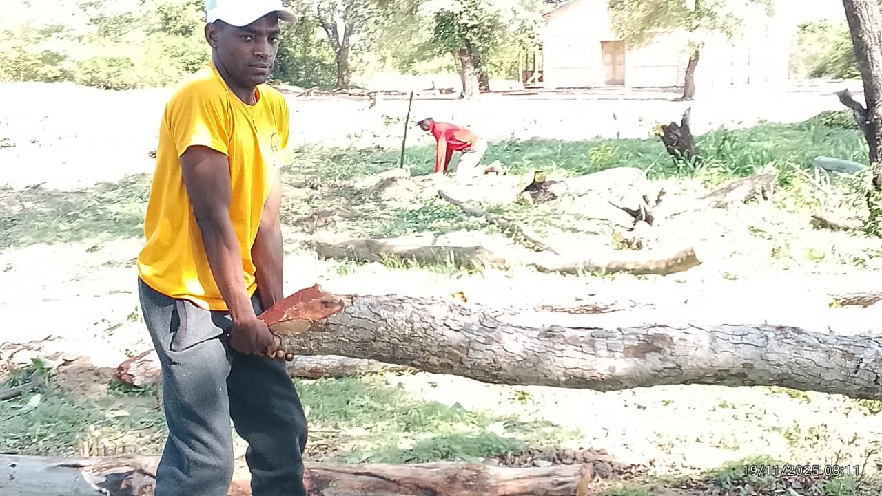 Rivungo: la comunità di Santa Cruz avvia la costruzione di un jango per la festa di Cristo Re