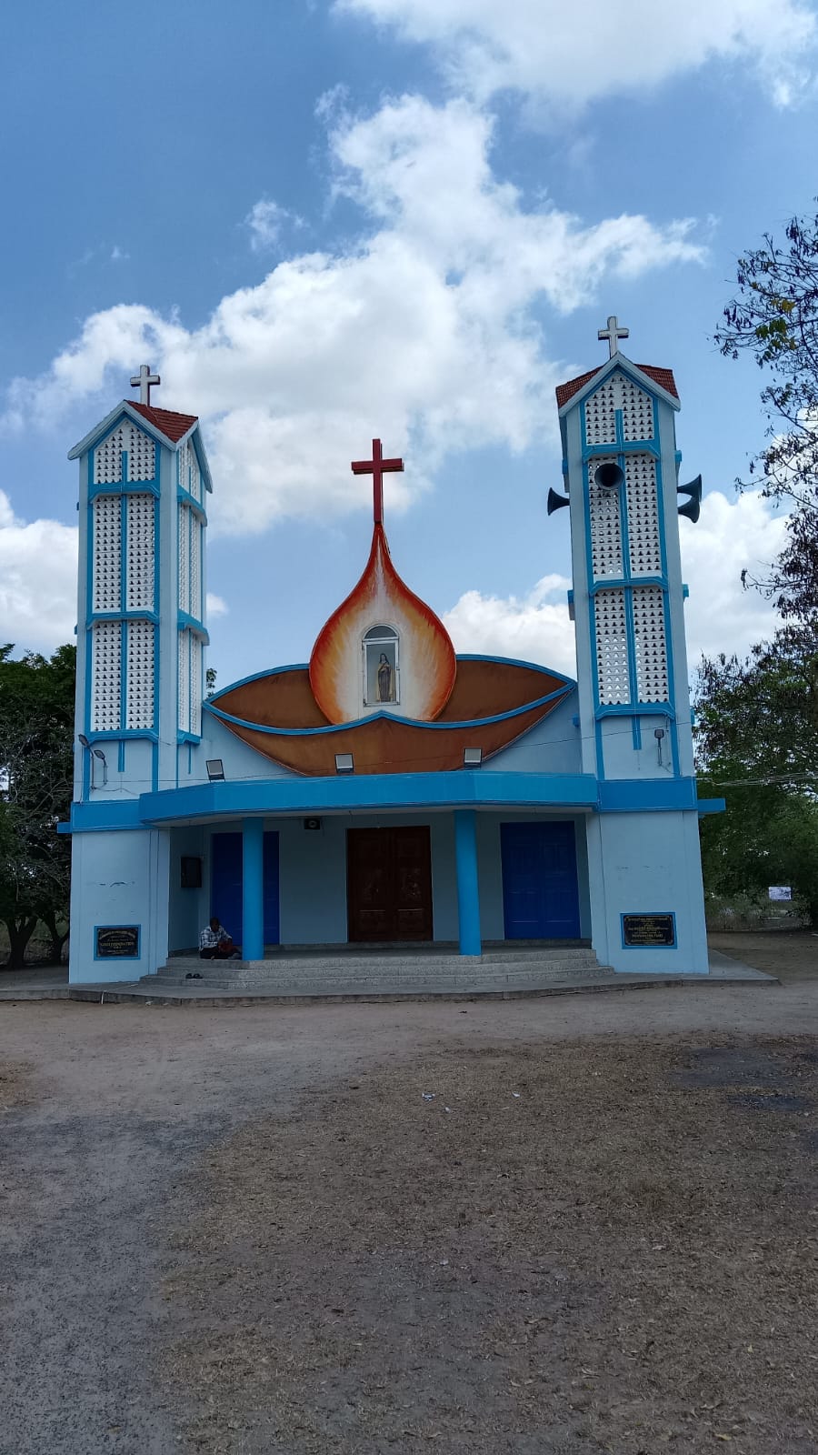 Appello di Mons. Gervais per la Missione carmelitana di Narsinganur in India