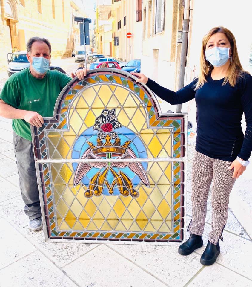 Restauro delle vetrate della Chiesa di Santa Maria degli Angeli di Brindisi. Maria Concetta Malorzo, artista del vetro.